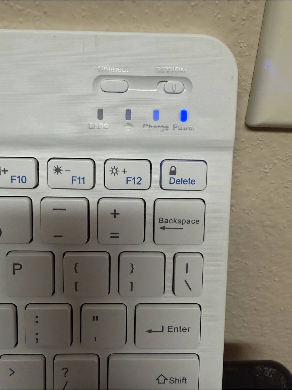 White Wireless Bluetooth Keyboard - Compact Multi-OS Layout - Picture 3 of 5